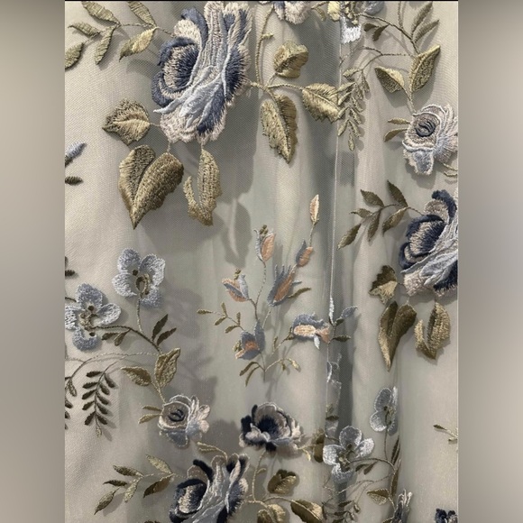 Brand new gown. Never used. Size 10. Jenny Yoo collection. Serenity Blue - Picture 3 of 4